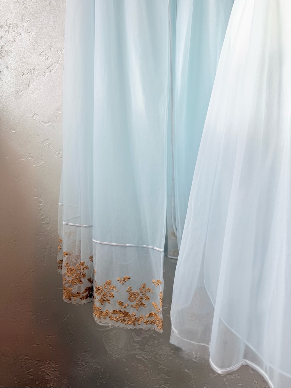 Vintage 1950s Vanity Fair Peignoir Set Pale Blue & Gold Embroidered Small - Picture 5 of 17